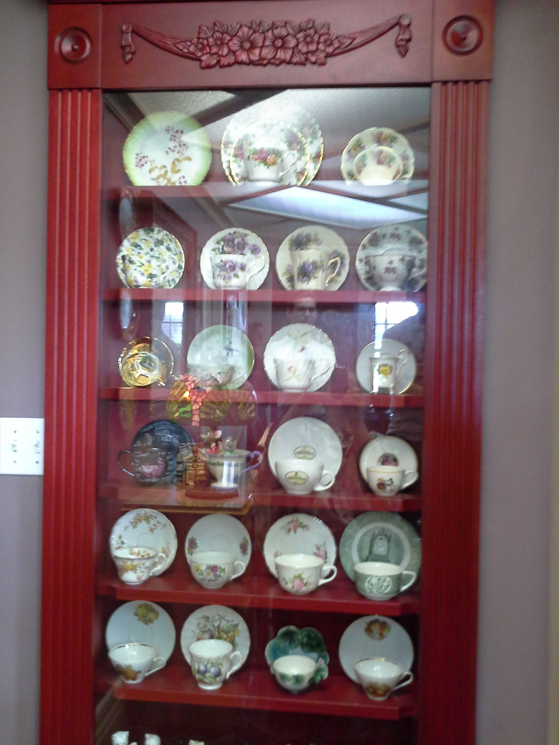 red display cabinet2